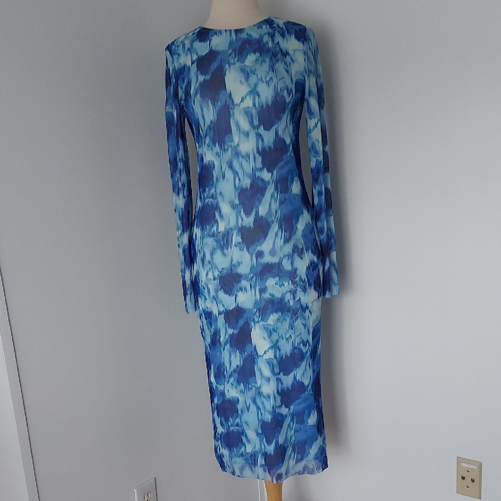 Forever 21 Blue Tie-Dye Long Sleeve Dress